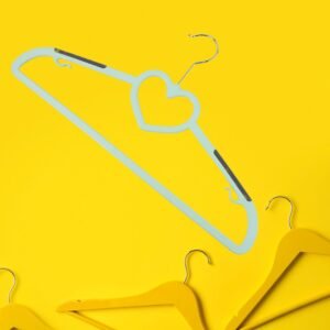 Plastic Clothes Hangers, Slim & Durable Space-Saving Hangers (3 Ps)